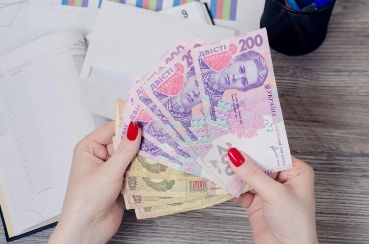 З нового року вчителі отримуватимуть 1000 грн доплати щомісяця – Шмигаль З нового року вчителі отримуватимуть 1000 грн доплати щомісяця – Шмигаль