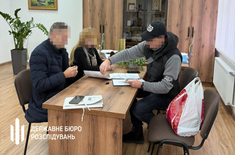 Посадовиця львівської МСЕК приховала автівки на мільйони гривень Посадовиця львівської МСЕК приховала автівки на мільйони гривень