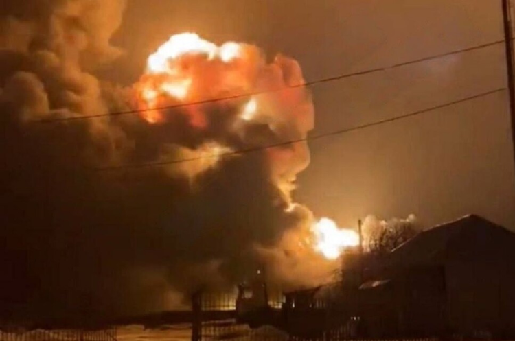 Зображення ілюстративне На Бєлгородщині після удару дроном палає нафтобаза
