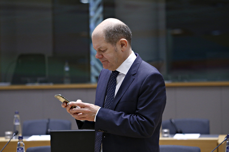 Шольц зідзвонився із путіним: німець засудив російське вторгнення Шольц зідзвонився із путіним: німець засудив російське вторгнення