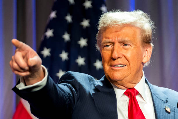 Трамп хоче ввести надзвичайний стан у США, щоб депортувати мігрантів Трамп хоче ввести надзвичайний стан у США, щоб депортувати мігрантів
