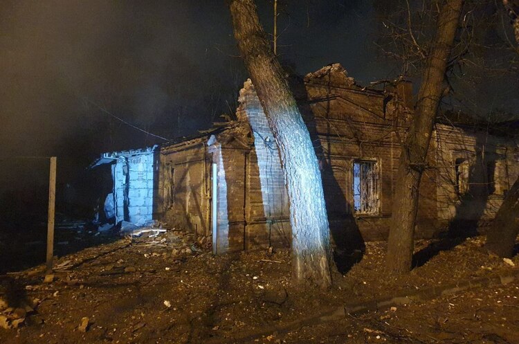 росіяни вдарили «шахедом» по житловому мікрорайону в Сумах росіяни вдарили «шахедом» по житловому мікрорайону в Сумах