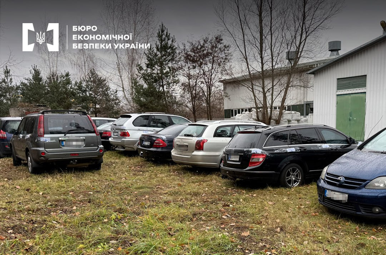 На Львівщині викрили благодійні фонди, які незаконно ввозили в Україну автівки На Львівщині викрили благодійні фонди, які незаконно ввозили в Україну автівки