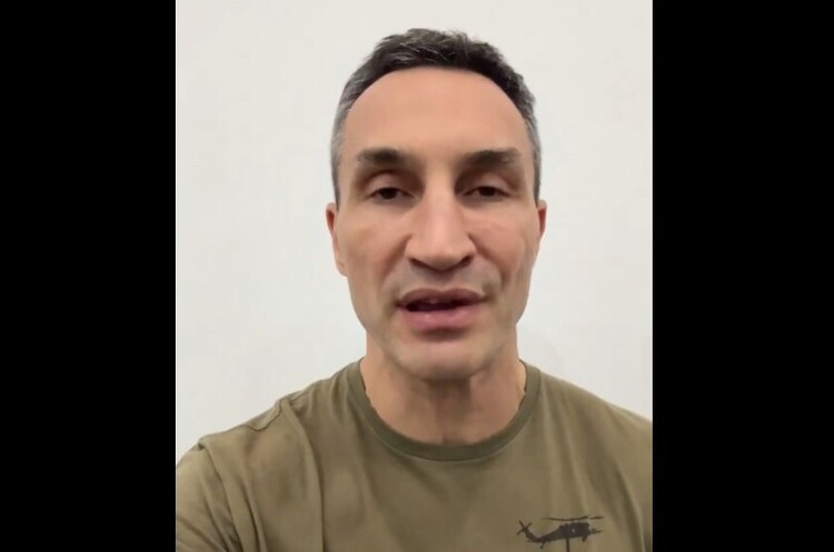 скріншот «Ви повторюєте російську пропаганду» – Володимир Кличко відповів Джо Рогану, який звинуватив Зеленського в початку третьої світової