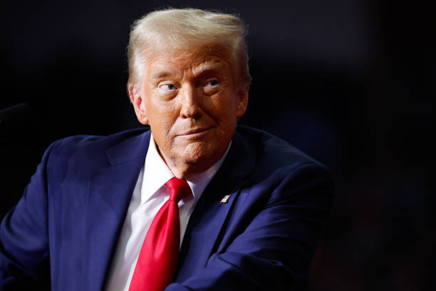 Суд США закриває кримінальну справу Трампа після його перемоги на президентських виборах Суд США закриває кримінальну справу Трампа після його перемоги на президентських виборах