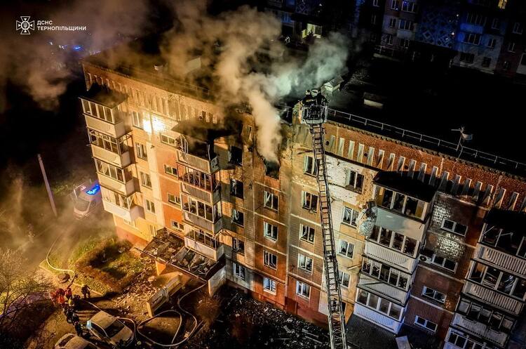 «Шахед» атакував житловий будинок у Тернополі: є загиблий «Шахед» атакував житловий будинок у Тернополі: є загиблий