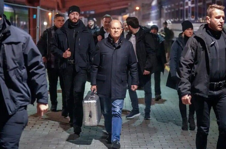 фото з соцмереж Шольц прибув до Києва та пообіцяв нову допомогу Україні