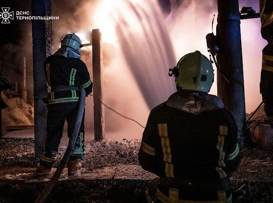 росіяни другий день поспіль атакують Тернопіль: влучили в енергооб'єкт росіяни другий день поспіль атакують Тернопіль: влучили в енергооб'єкт