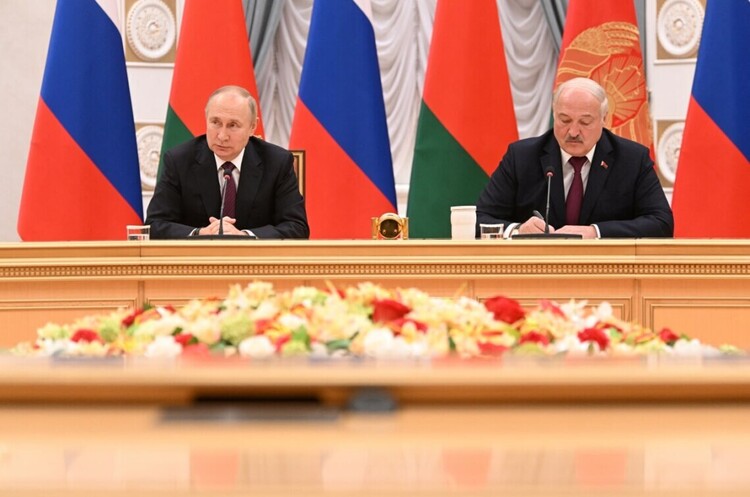 Лукашенко попросив путіна розмістити в білорусі «Орєшнік»: диктатор не відмовився Лукашенко попросив путіна розмістити в білорусі «Орєшнік»: диктатор не відмовився