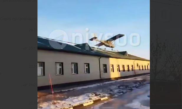 Скріншот з відео Грозний під атакою безпілотників: «прилетіло» по базі ОМОНу