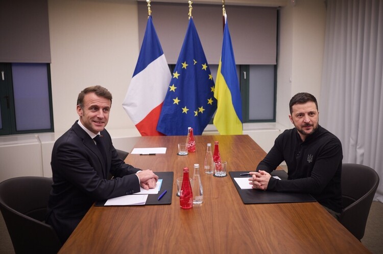 фото Офіційний сайт президента України Зеленський передав Макрону перелік того, що потрібно військовим на полі бою