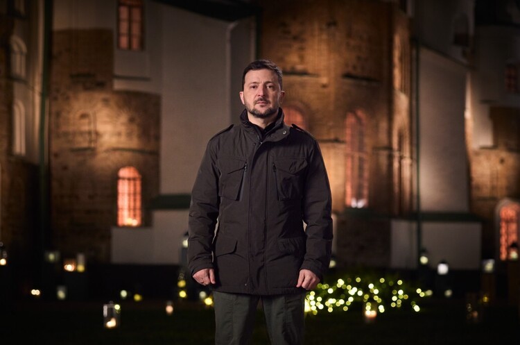 фото Офіційний сайт президента України «Ми хочемо мирно жити на своїй землі, а їм «нудно і не вистачає двіжухи» - Зеленський привітав українців з Різдвом