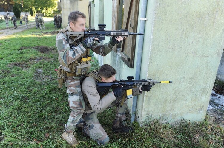 Фото: 155 ОМБР Зеленський взяв під особистий контроль ситуацію щодо 155 бригади – Бутусов про результати Ставки