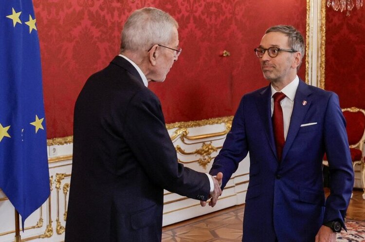 Фото: Leonhard Foeger / Reuters В Австрії президент доручив лідеру ультраправої партії сформувати уряд