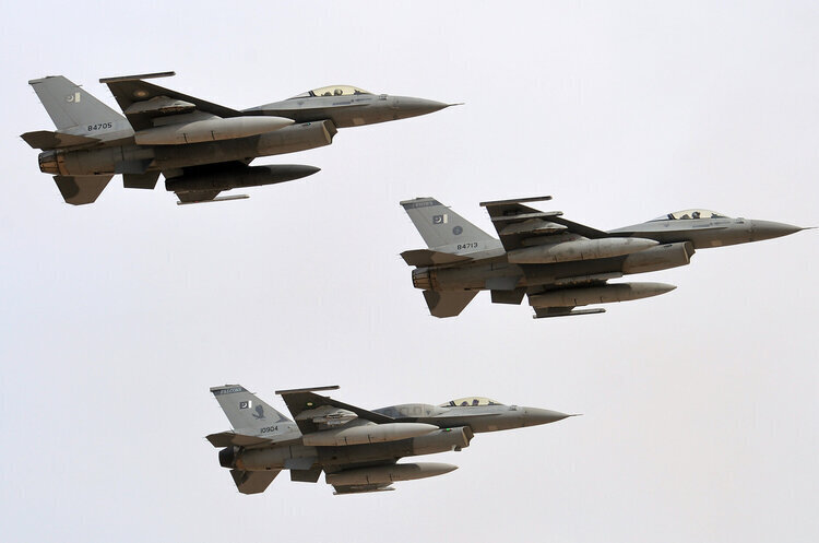 Фото: DR Вперше за один бойовий виліт F-16 знищив одразу 6 крилатих ракет противника – Ігнат