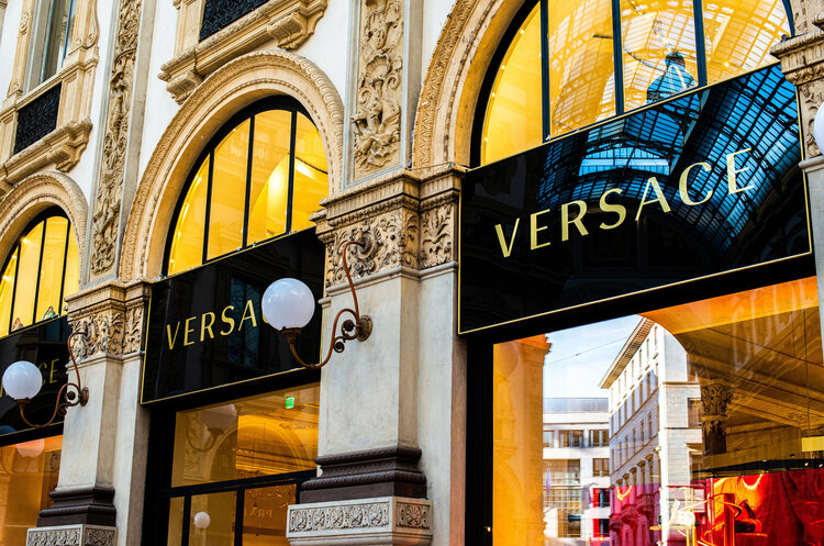 Фото: depositphotos Prada хоче купити Versace – Reuters