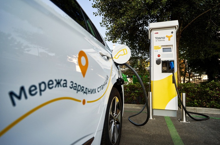 8 млн км за рік: Чому все більше власників електроавтомобілів обирають YASNO E-mobility? 8 млн км за рік: Чому все більше власників електроавтомобілів обирають YASNO E-mobility?
