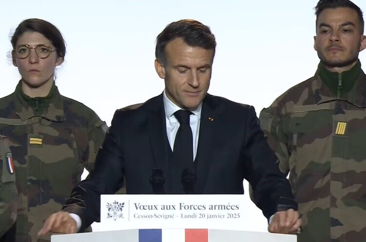 Х @EmmanuelMacron Макрон закликав не розраховувати на те, що війна в Україні швидко закінчиться