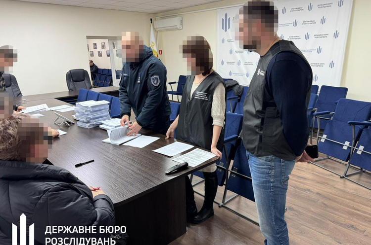Закуповували неякісний одяг для ЗСУ: ДБР підозрює депутата міськради Закуповували неякісний одяг для ЗСУ: ДБР підозрює депутата міськради