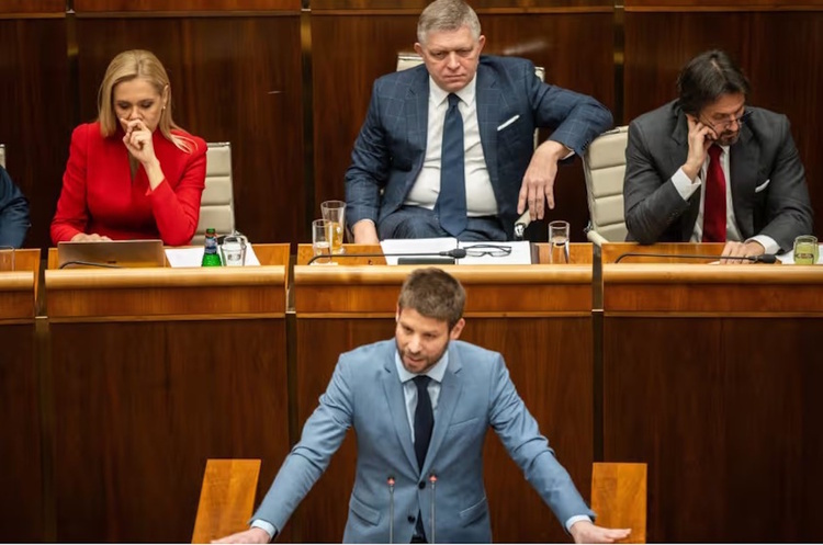 фото Jakub Gavlák\ EPA (архів) У парламенті Словаччини не було кворуму для розгляду відставки Фіцо