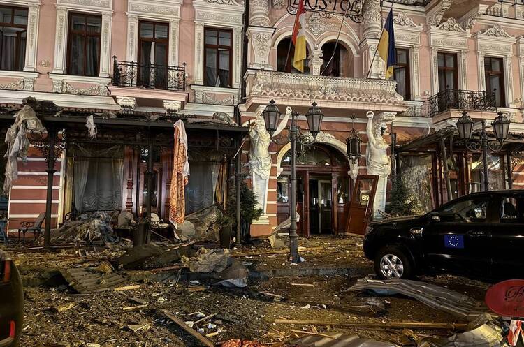 фото з соцмереж Мер Одеси: внаслідок російського удару по Одесі пошкоджено 15 історичних будівель у центрі міста