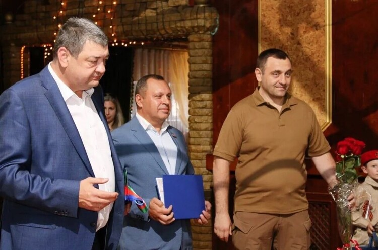 Армен Саркісян (праворуч) і мер Горлівки Приходько (ліворуч) Колишній соратник Януковича: ким був підірваний в москві Армен Саркісян