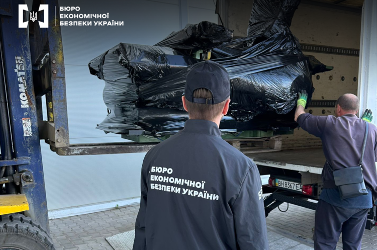 Фото: БЕБ Суд повернув підсанкційному контрабандисту вилучену БЕБ сигаретну лінію з нелегального виробництва