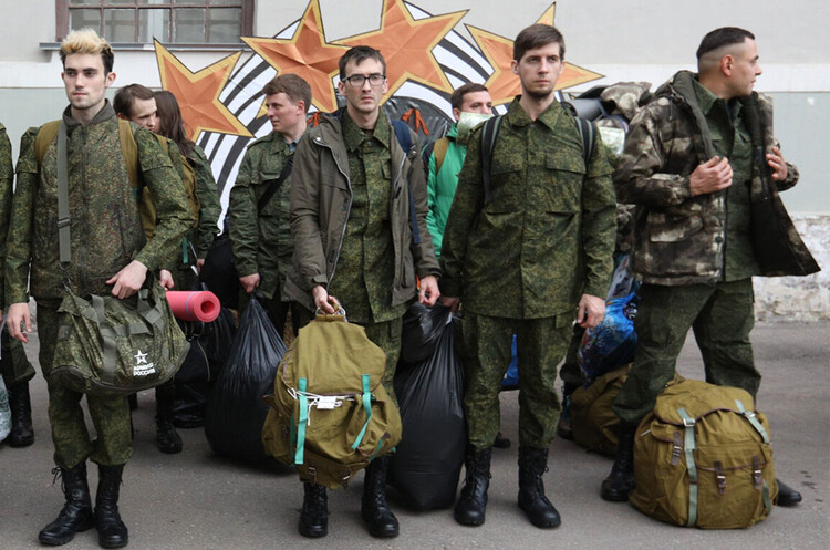 фото DR Російським військовим надіслали окуляри, начинені вибухівкою