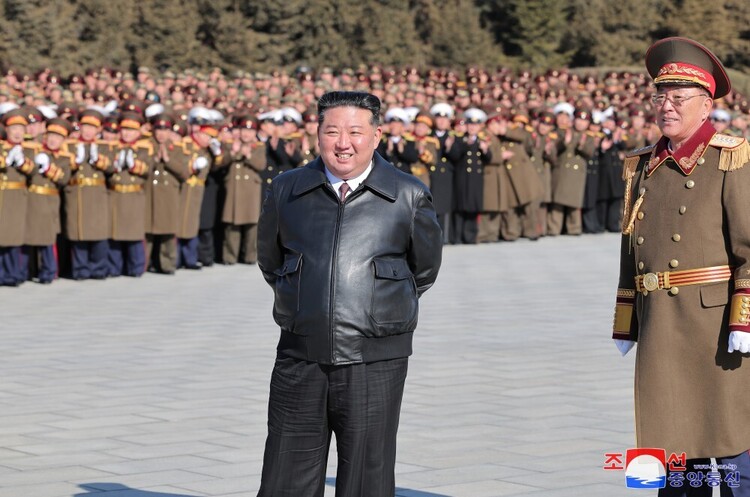Фото: KCNA Кім Чен Ин заявив про нарощування ядерних сил КНДР та підтримку росії у війні проти України