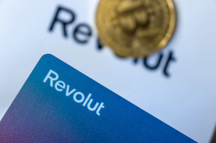 Необанк Revolut повноцінно запрацював в Україні: які є доступні функції Необанк Revolut повноцінно запрацював в Україні: які є доступні функції