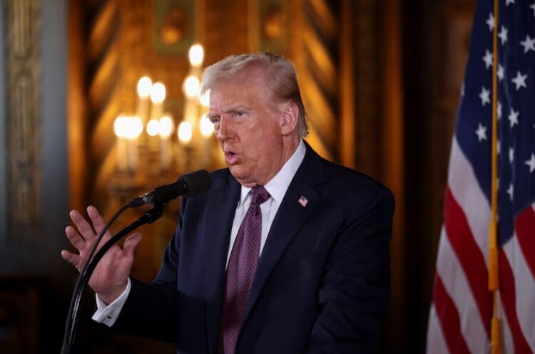 фото Reuters Трамп заявив, що в Зеленського рейтинг – 4%, і вимагає виборів, «якщо Україна хоче місце за столом переговорів»