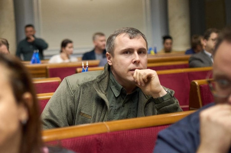 Фото: Роман Костенко / Facebook Деякі компанії зі США призупинили продаж зброї до України – нардеп Костенко