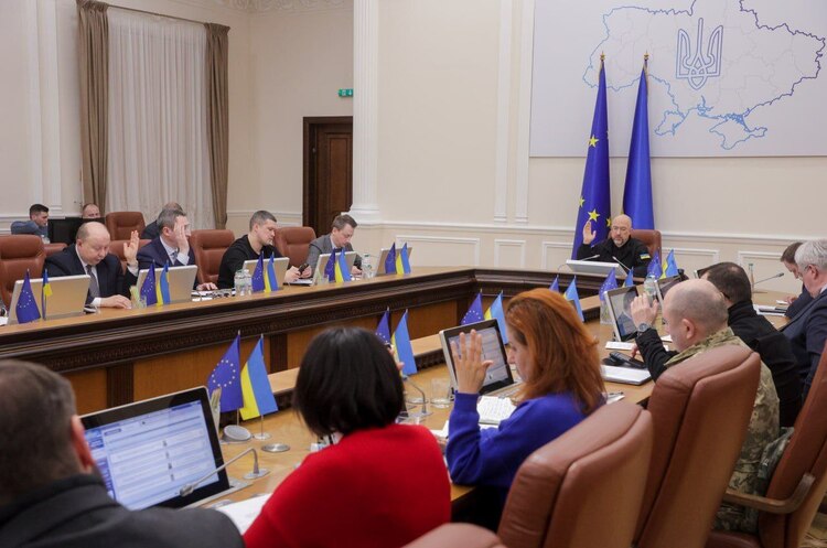 Фото: Денис Шмигаль / Telegram Уряд продовжив термін оновлення статусу критичності підприємств ще на місяць