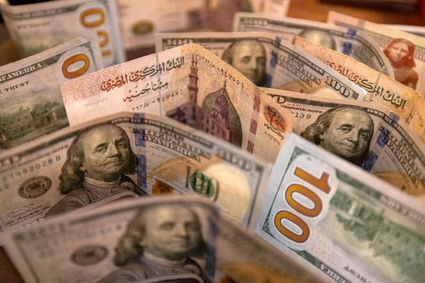 Зміни на ринку валюти: євро зростає, а долар падає Зміни на ринку валюти: євро зростає, а долар падає