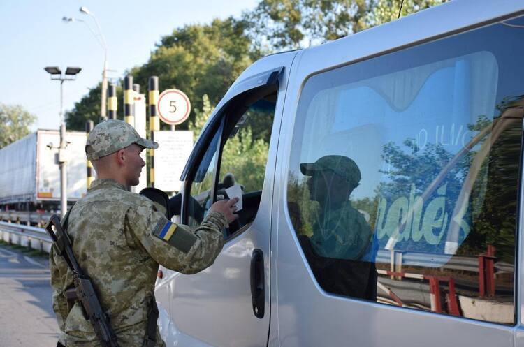 Фото: depositphotos.com (ілюстративне) Мінкульт відновлює видачу рекомендаційних листів для виїзду артистів за кордон, але є обмеження