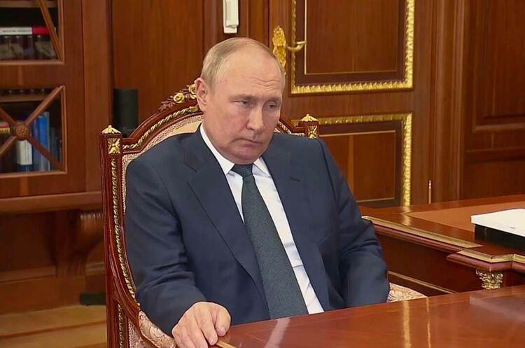 фото kremlin.ru Bloomberg повідомив, що путін згоден на припинення вогню і введення в Україну китайських миротворців