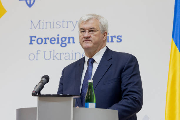 Україна не визнає окуповані території та не обмежить армію – Сибіга Україна не визнає окуповані території та не обмежить армію – Сибіга