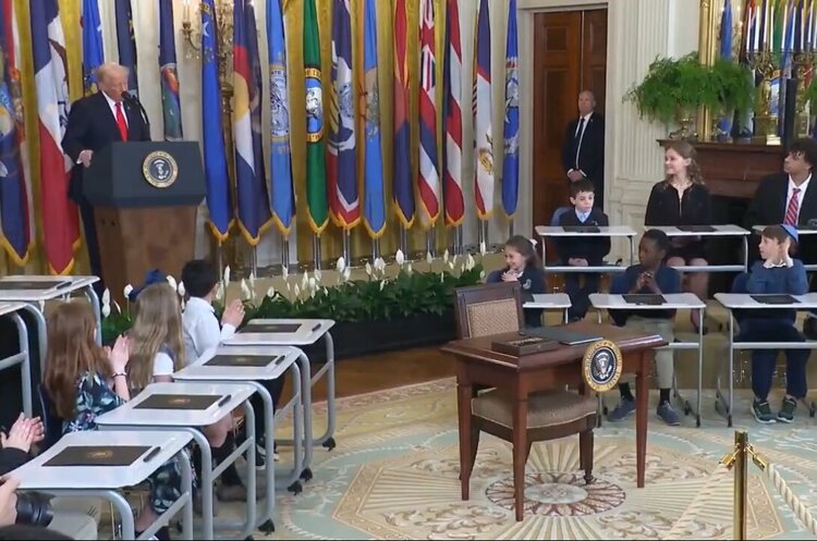 скріншот Трамп підписав указ про початок ліквідації Міністерства освіти в США