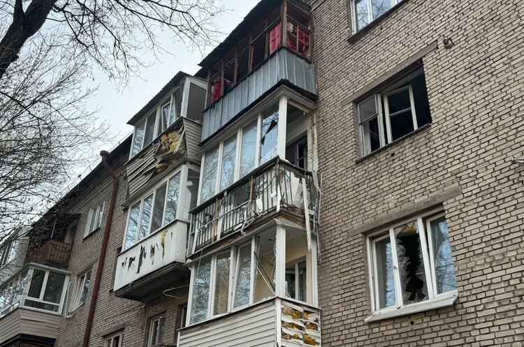 У Дніпрі після атаки безпілотників одночасно спалахнули декілька пожеж У Дніпрі після атаки безпілотників одночасно спалахнули декілька пожеж