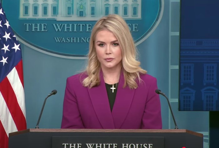 Трамп пом’якшив свої слова про те, що він «злий на путіна» Трамп пом’якшив свої слова про те, що він «злий на путіна»