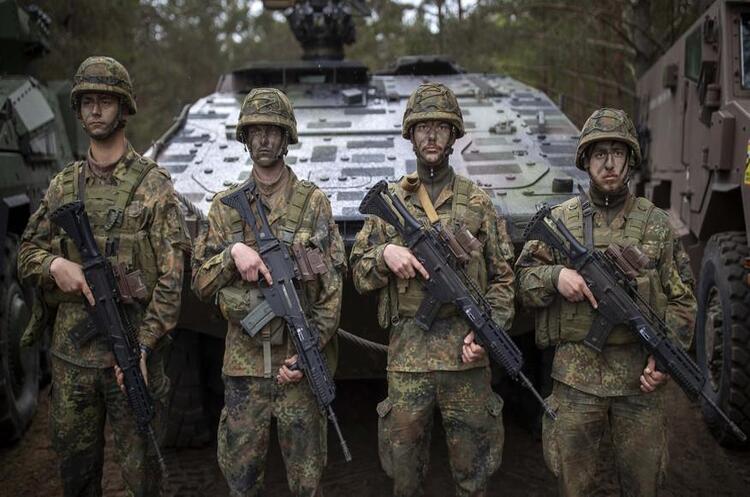 Фото: Associated Press (ілюстративне) У Києві стартували переговори з Британією та Францією про введення миротворців – ЗМІ