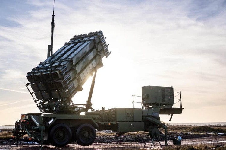 Фото: Мілітарний Україна готова купити у США великий пакет озброєнь – Зеленський