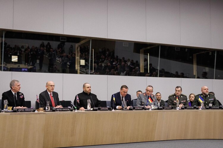 Фото: Міноборони ППО IRIS-T, ракети для Patriot і танки: Умєров розповів про підсумки «Рамштайну»