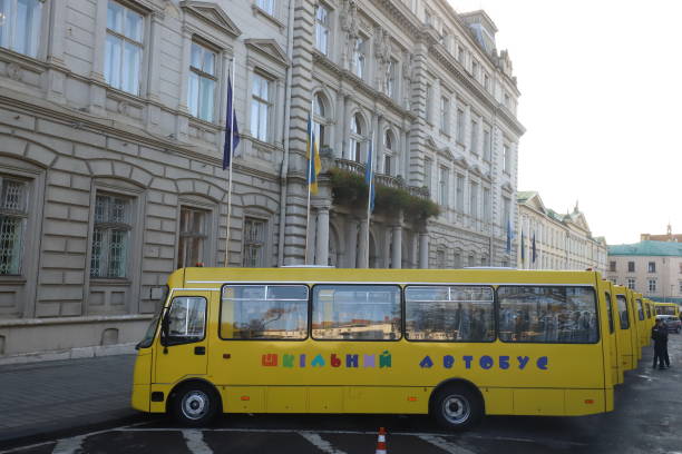 В Україні громади закупили понад 100 шкільних автобусів вітчизняного виробництва В Україні громади закупили понад 100 шкільних автобусів вітчизняного виробництва