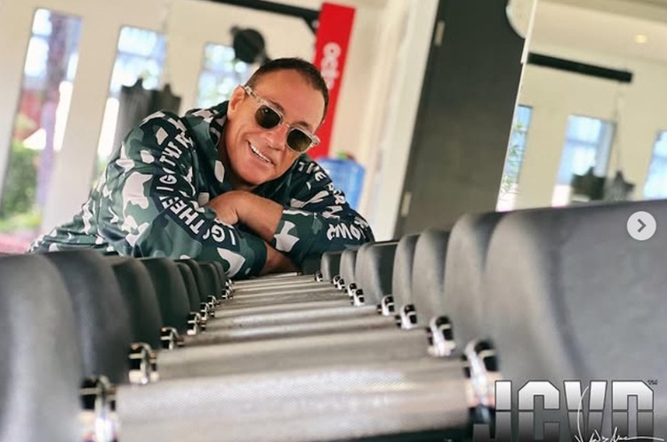 Instagram Jean-Claude Van Damme Ван Дамм передав путіну «поцілунок» і заявив про готовність приїхати в росію