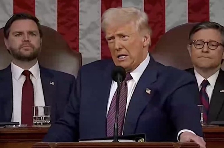 Рейтинг Трампа падає через страх американців перед безробіттям та інфляцією Рейтинг Трампа падає через страх американців перед безробіттям та інфляцією