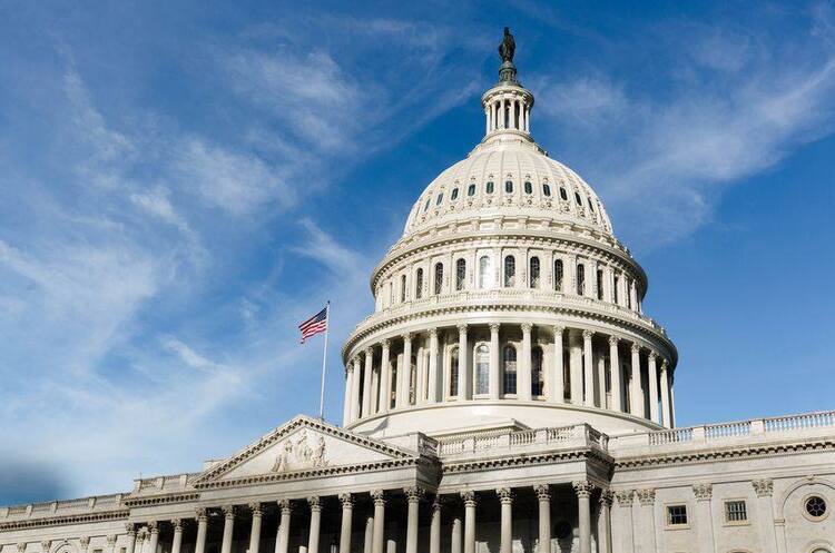 США заявляють про затримання двох громадян України за незаконне голосування на виборах 2024 року США заявляють про затримання двох громадян України за незаконне голосування на виборах 2024 року