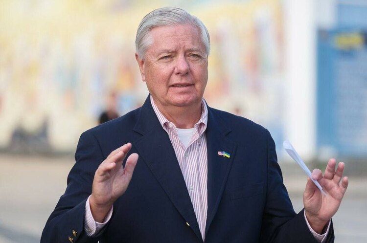 Ліндсі Грем закликав включити Трампа до переліку кандидатів на папу Римського Ліндсі Грем закликав включити Трампа до переліку кандидатів на папу Римського