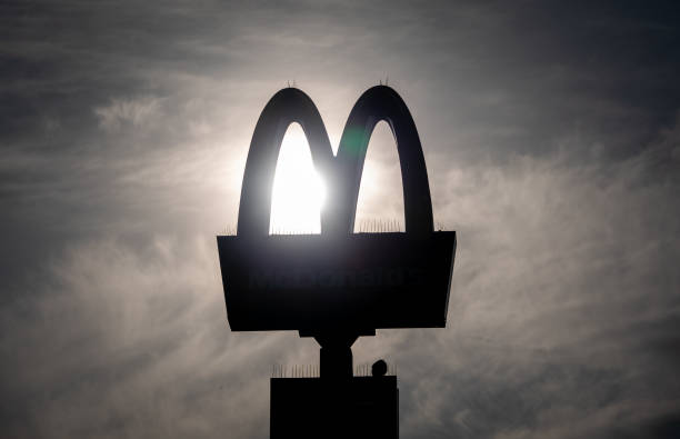 Найбільший бургер зникне з меню McDonald's Найбільший бургер зникне з меню McDonald's