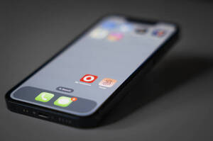 Vodafone     700   